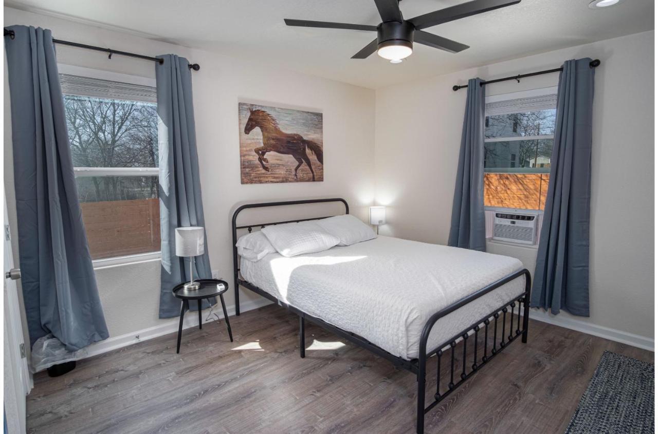 Adorable 2Br Guesthouse Close To Riverwalk And Dt San Antonio Camera foto